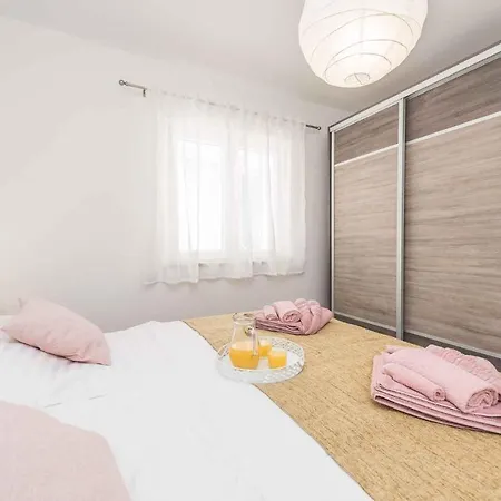 In - Zadar Riviera 40456 Tatil Evi Sukošan
